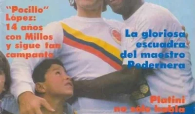 'Pocillo' López con la camiseta de la Selección Colombia y el rey Pelé.