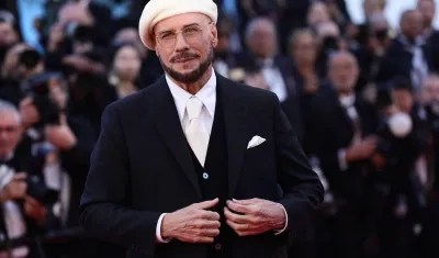  John Travolta.