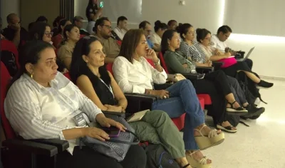 Distrito capacitó a más de 200 personas en el 'Bootcamp IA: Memoria y Preservación Digital'