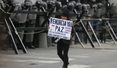 Mediadores llaman a un nuevo diálogo tras 25 días de bloqueos de carreteras en Bolivia