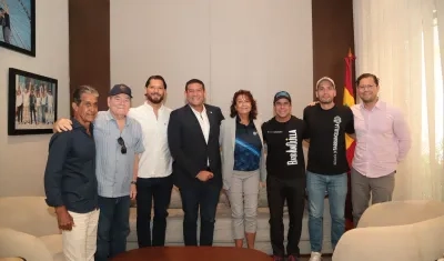 El Alcalde Alex Char reunido con las autoridades del evento.