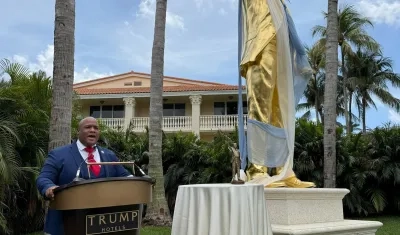 Estatua de Donald Trump.
