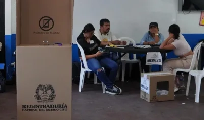 Mesa de votación.