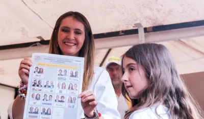 Paloma Valencia cuando votó en Bogotá. 