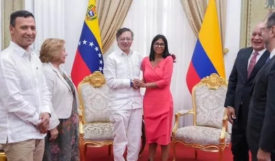 El Presidente Gustavo Petro y Delcy Rodríguez, presidenta (e) de Venezuela. 