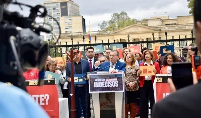 Rueda de prensa de Roy Barreras.
