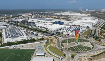 Vista aérea de la planta de Tecnoglass y la Ventana al Mundo.