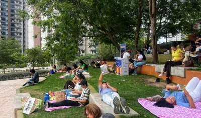 Actividad de 'The good book' en el parque Realismo Mágico. 