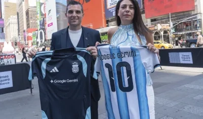 Leandro Petersen, director comercial de la AFA, y Flor Sabatini, directora de comunicaciones de Google Gemini.