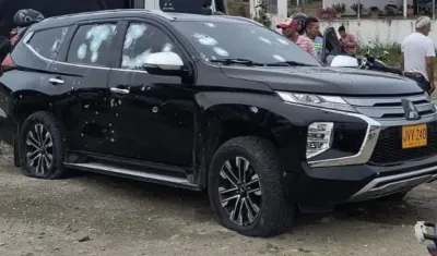Vehículo donde se transportaban las víctimas fue baleado por miembros del ELN. 