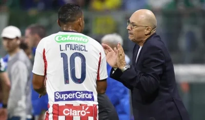 Alfredo Arias, técnico del Junior, con Luis Muriel, principal contratación para 2026.