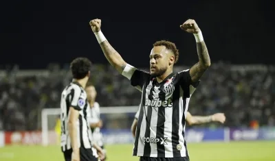 Neymar marcó el martes el gol del Santos ante Recoleta. 