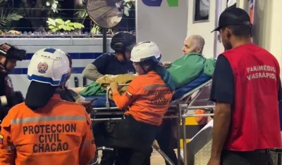 Uno de los rescatados de los escombros.