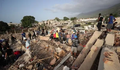 Muchas edificaciones quedaron colapsadas tras los sismos. 