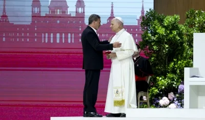 El actor español Antonio Banderas y el Papa León XIV.