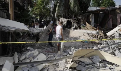 Cerca de 40 fallecidos y 4 millones de niños sin escuela por el sismo de 7,8 en Filipinas