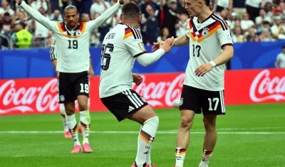 Deniz Undav de Alemania (C) celebra al marcar el 6-1 