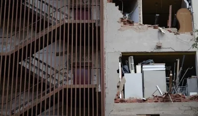 Edificio afectado por terremotos en Caracas.