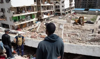 Edificios destruidos por los potentes terremotos del miércoles. 