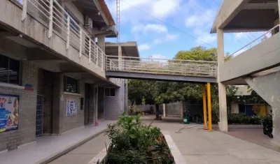 El lugar de la Institución Educativa Distrital Denis Herrera De Villa donde ocurrió la pelea.