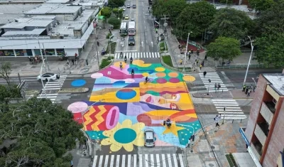 La calle 72 con el mural en homenaje a Shakira.
