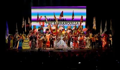 La muestra artística contó con la participación de 120 hacedores de la fiesta.