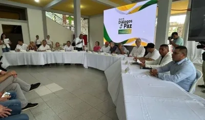 Mesa de diálogos entre Gobierno y la Coordinadora Nacional Ejército Bolivariano 