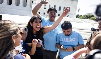 Partidarios de la ciudadanía por nacimiento celebran decisión de la Corte Suprema de Estados Unidos