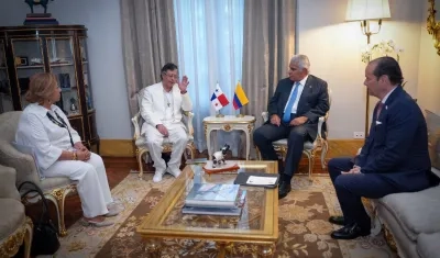  Petro reunido con el presidente de Panamá, José Raúl Mulino.