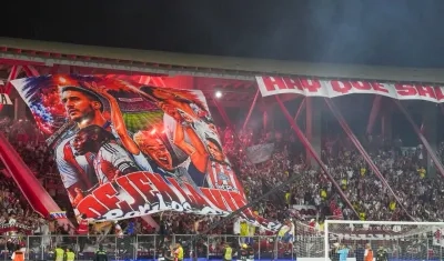 El tifo que le dedicó la barra de Los Kuervos al equipo.