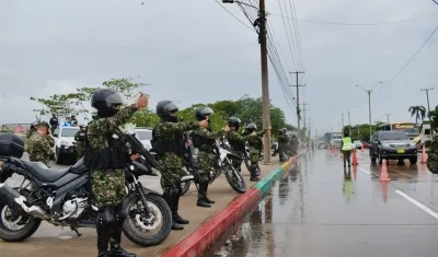 Soldados en las principales vías del Caribe Colombiano. 