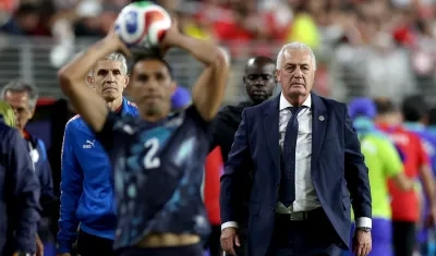 Gustavo Alfaro, entrenador de Paraguay, durante el partido contra Turquía. 