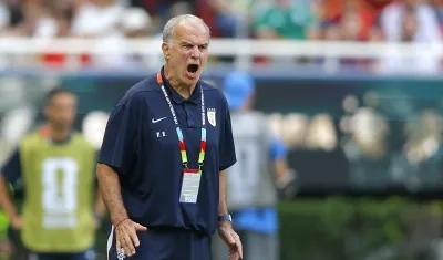 Marcelo Bielsa fue eliminado con Uruguay en primera ronda. 