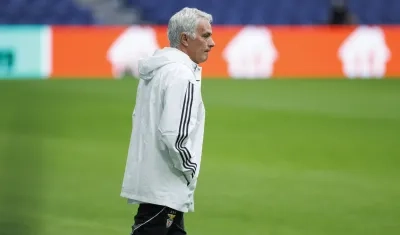 José Mourinho terminó invicto con el Benfica en la liga portuguesa.