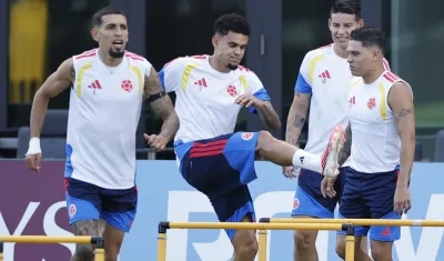 Daniel Muñoz, Luis Díaz, James Rodríguez y Juan Fernando Quintero, jugadores de la Selección Colombia. 