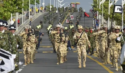 Desfile del Día de la Independencia, desfile militar.