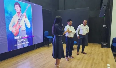 Alcides Romero durante la presentación del libro en Valledupar.