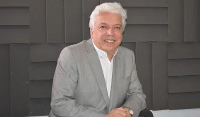 Carlos Alonso Lucio, líder del empalme del próximo Gobierno 