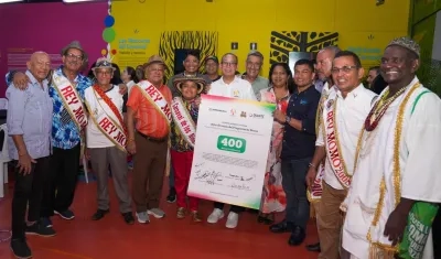 Firma del convenido entre Carnaval de Barranquilla y Duarte University.