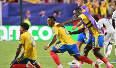 Colombia celebra el paso a octavos de final