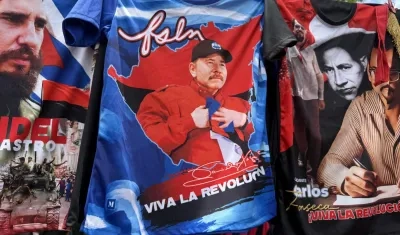Una camiseta estampada con la fotografía de Daniel Ortega. 