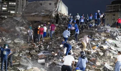 Edificios destruidos por el doble terremoto. 