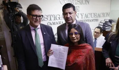 El abogado Wilson Ruiz y Angie Rodríguez.