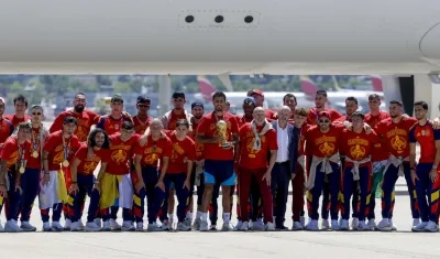 Los jugadores de España y el cuerpo técnico.