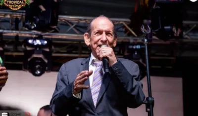 Perucho Navarro durante su concierto en la Feria de las Flores de Medellín, en 2023.