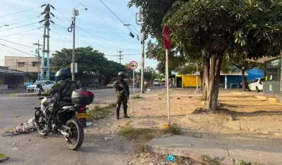 Fuerza Pública en el sector de Barranquillita.