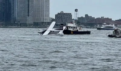 Hidroavión en el East River.