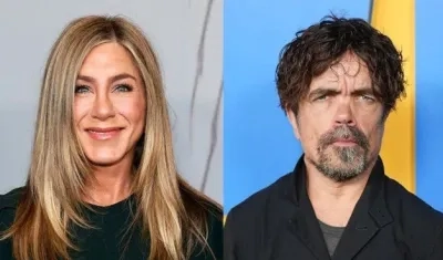 La actriz Jennifer Aniston y el actor Peter Dinklage 