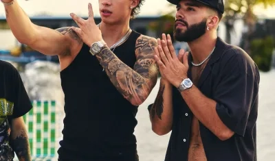 El cantante colombiano Manuel Turizo junto al chileno Martin White.
