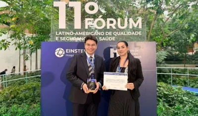 Entrega de reconocimiento a MiRed IPS.